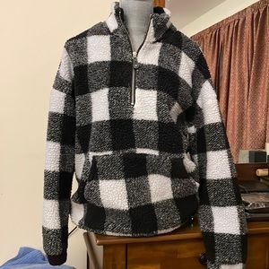 EUC Sherpa Checker Print Pullover. Size S/M